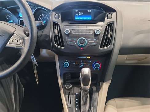 Used 2015 Ford Focus SE image 14
