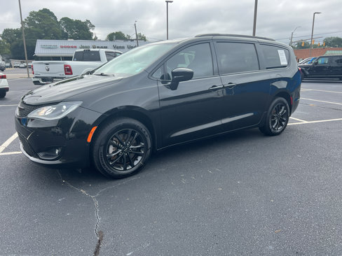 Certified 2020 Chrysler Pacifica Touring-L w/ Advanced Safetytec Group image 15