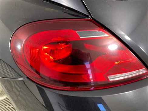 Used 2018 Volkswagen Beetle 2.0T S image 19