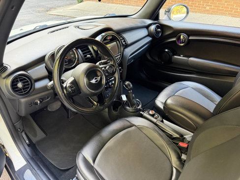 Used 2016 MINI Cooper Convertible image 12