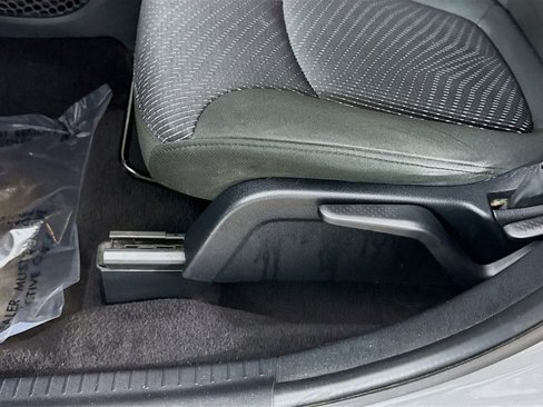 Used 2019 Dodge Journey SE image 17