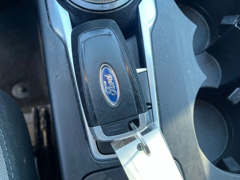 Used 2020 Ford Escape SE image 33