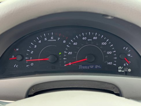 Used 2010 Toyota Camry image 17