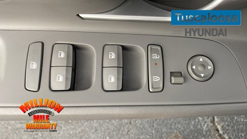 Used 2024 Hyundai Elantra SEL image 14