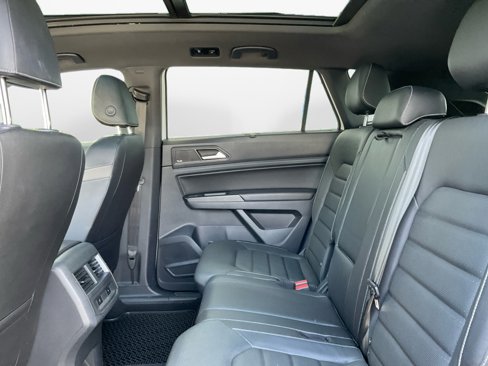Used 2020 Volkswagen Atlas Cross Sport SEL Premium image 15