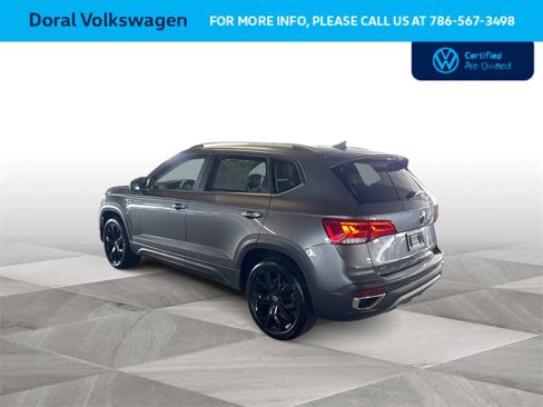 Used 2022 Volkswagen Taos SE w/ Panoramic Sunroof Package image 6