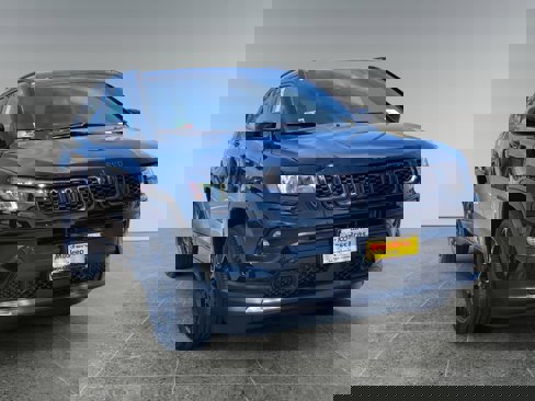 New 2025 Jeep Compass Latitude image 7