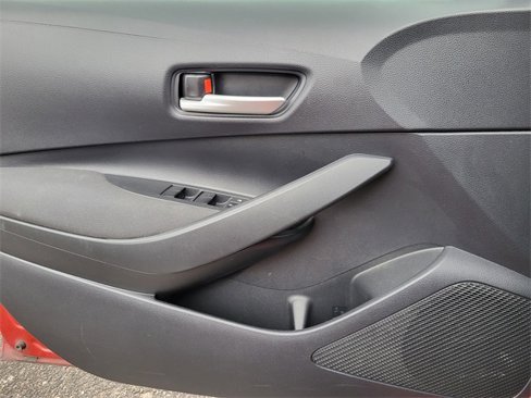 Used 2020 Toyota Corolla LE image 10