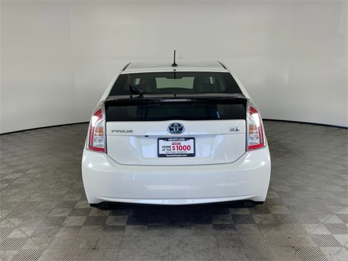 Used 2015 Toyota Prius Four image 13