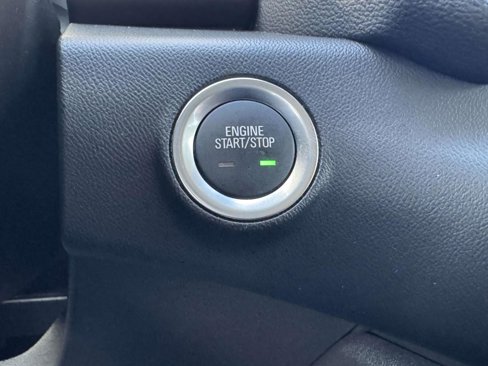 Used 2024 GMC Terrain SLE image 17