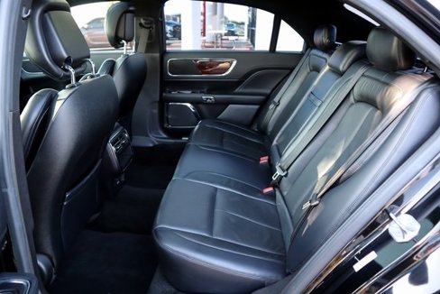 Used 2017 Lincoln Continental Select image 26