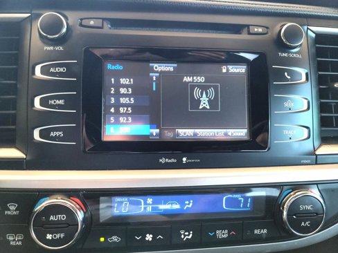 Used 2015 Toyota Highlander LE image 14