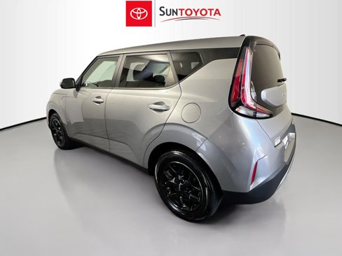 Used 2023 Kia Soul LX w/ LX Technology Package image 6
