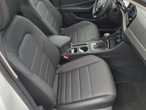 Used 2021 Volkswagen Jetta SE image 17