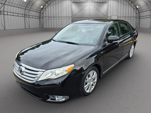 Used 2011 Toyota Avalon Limited image 5