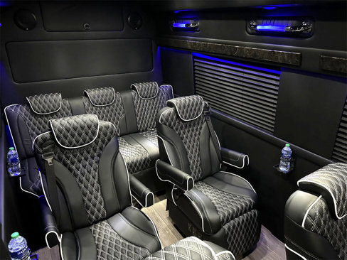 Used 2023 Mercedes-Benz Sprinter 3500 image 2