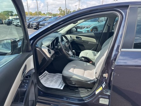 Used 2014 Chevrolet Cruze LT image 12