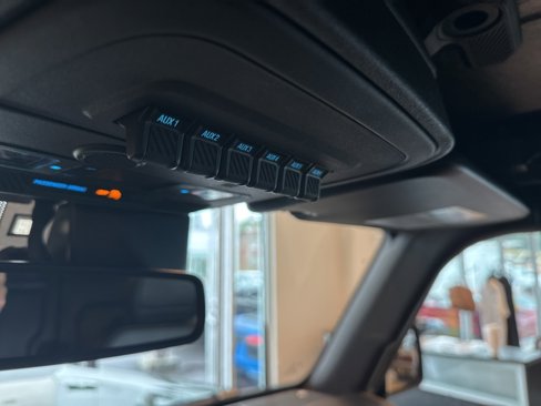 Used 2024 Ford Bronco Badlands image 38