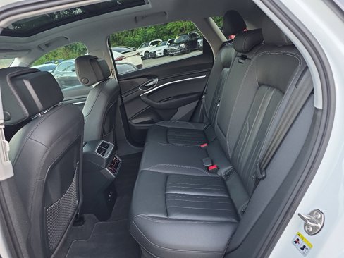 Used 2021 Audi e-tron Premium w/ Convenience Plus Package image 49