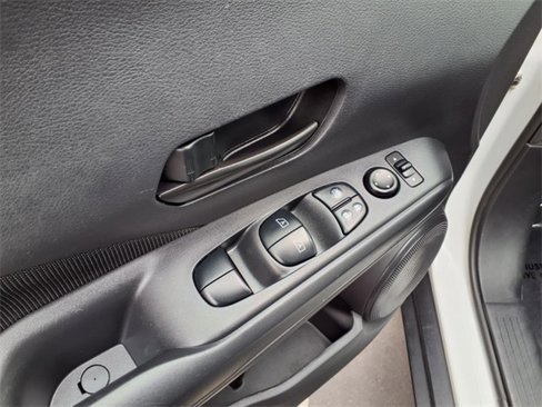 Used 2021 Nissan Kicks S image 16
