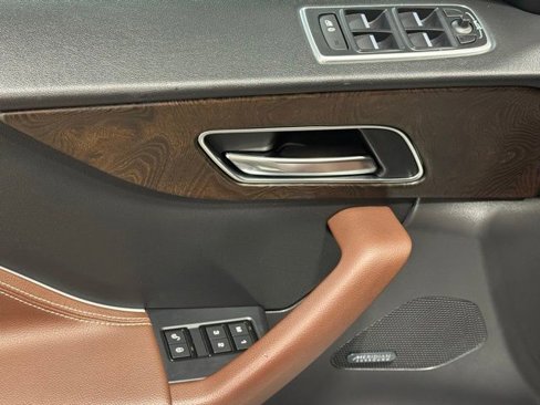 Used 2019 Jaguar F-PACE S image 10