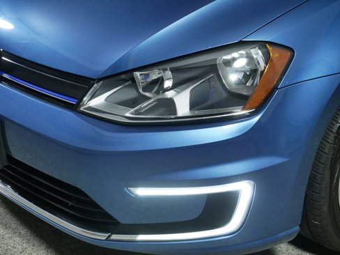 Used 2016 Volkswagen e-Golf SE w/ DC Fast Charging Package image 16