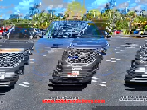 Used 2024 Ford Edge SEL image 2
