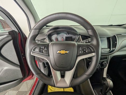 Certified 2022 Chevrolet Trax LT w/ LT Convenience Package image 19