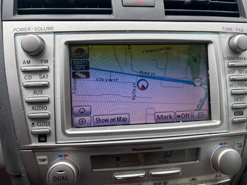 Used 2011 Toyota Camry XLE image 30