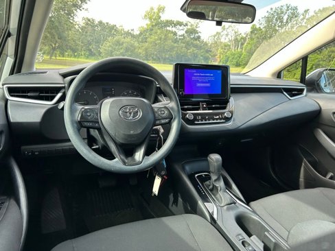 Used 2023 Toyota Corolla LE image 12