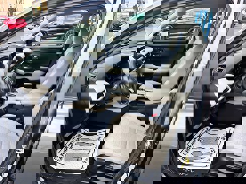 Certified 2023 Honda HR-V LX image 9