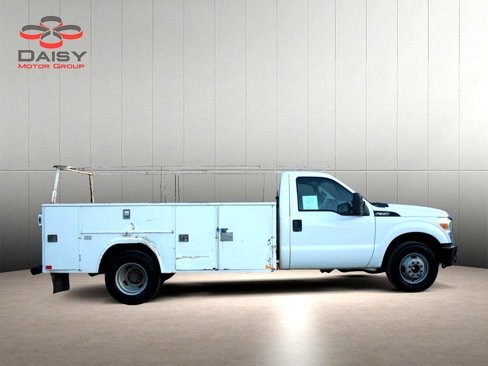 Used 2011 Ford F350 XL image 4