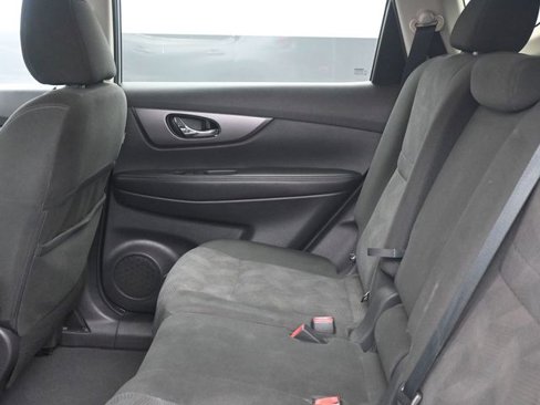 Used 2016 Nissan Rogue SV image 8
