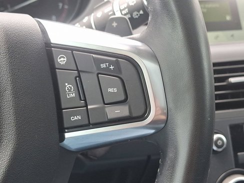 Used 2018 Land Rover Discovery Sport HSE image 15