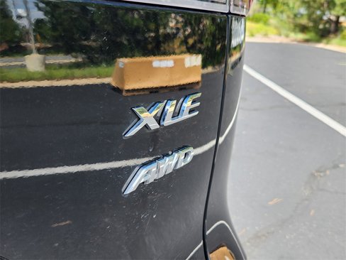 Used 2022 Toyota Corolla Cross XLE image 15