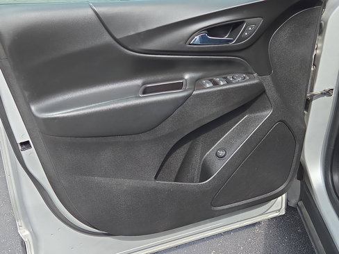 Used 2020 Chevrolet Equinox LT image 14
