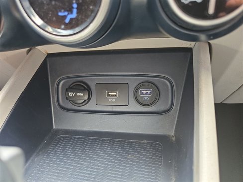Used 2021 Hyundai Venue image 21