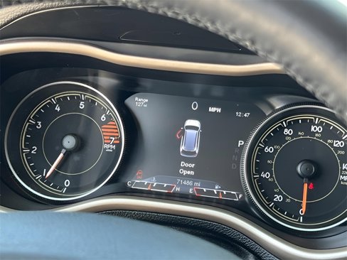 Used 2018 Jeep Cherokee Limited image 24