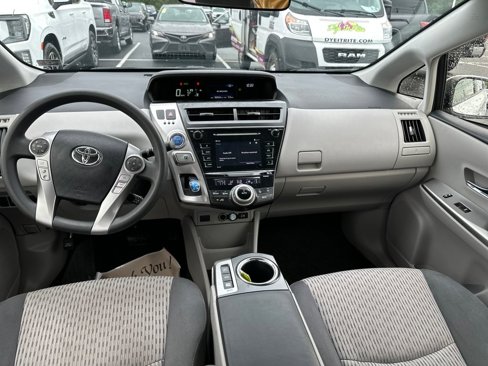 Used 2017 Toyota Prius V Three image 18