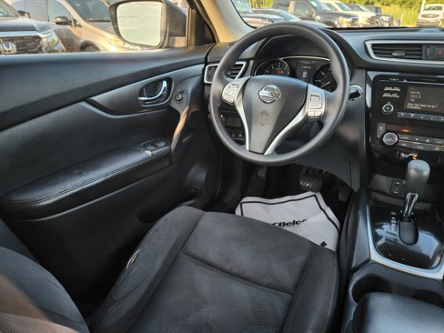 Used 2015 Nissan Rogue SV image 24