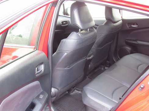 Used 2021 Toyota Prius XLE w/ Advanced Technology Package image 14