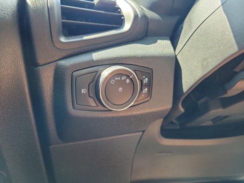 Used 2020 Ford EcoSport Titanium image 11