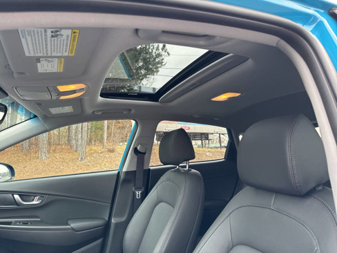 Used 2022 Hyundai Kona Limited w/ Cargo Package image 10