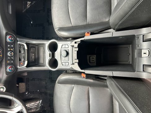 Used 2022 GMC Terrain SLT image 24