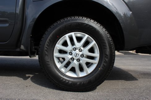 Used 2015 Nissan Frontier SV image 42