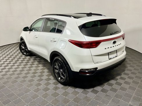 Used 2022 Kia Sportage Nightfall Edition image 11
