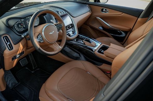 Used 2023 Aston Martin DBX image 18