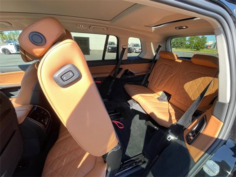 Certified 2023 BMW X7 xDrive40i w/ Parking Assistance Package image 18