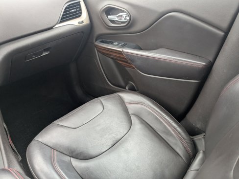 Used 2014 Jeep Cherokee Trailhawk w/ Comfort/Convenience Group image 21