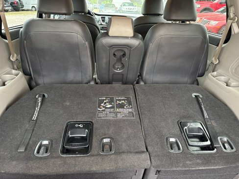 Used 2018 Kia Sedona LX w/ LX Essentials Premium Package image 15